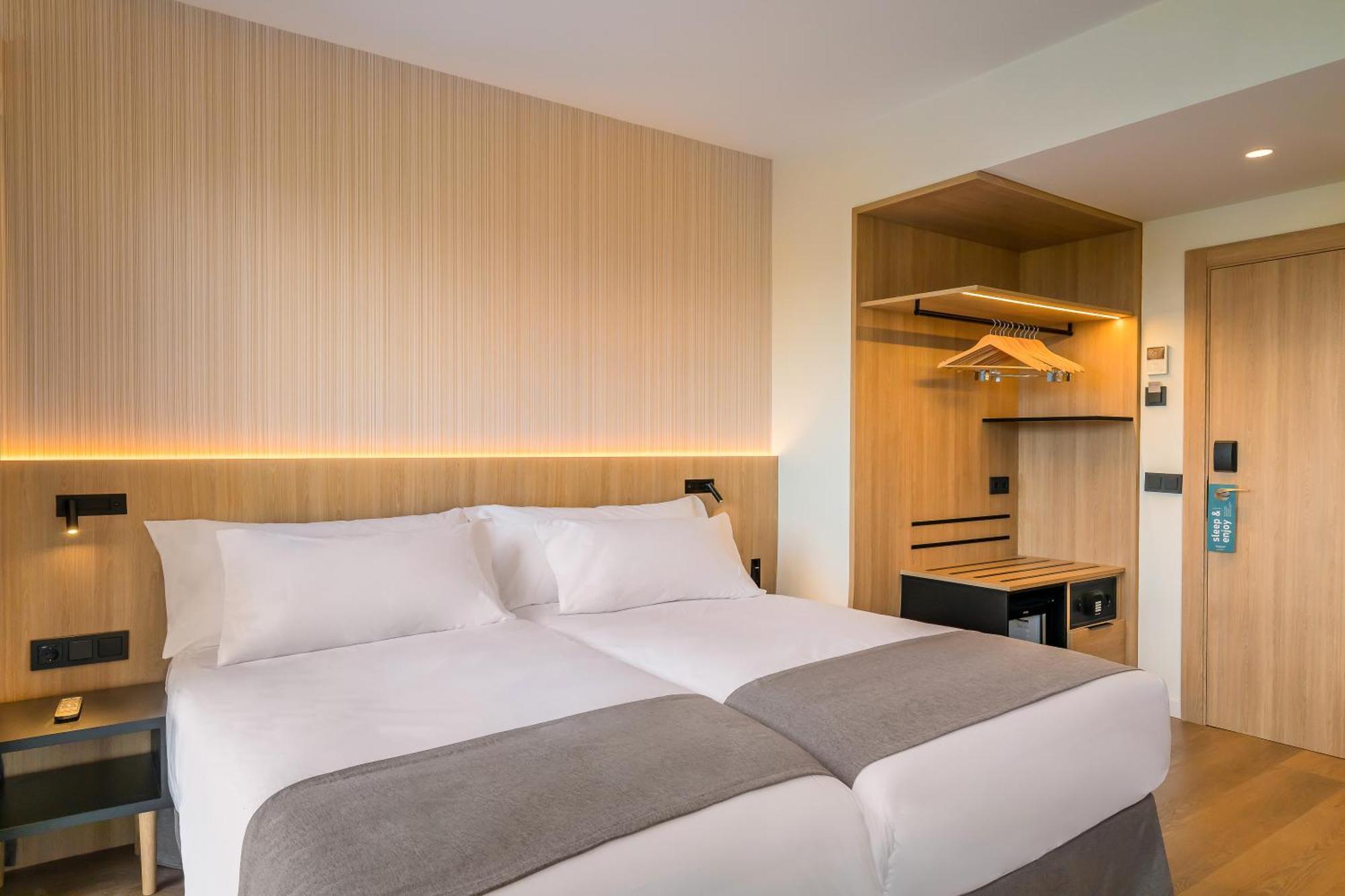 Occidental Pamplona Hotell Exteriör bild
