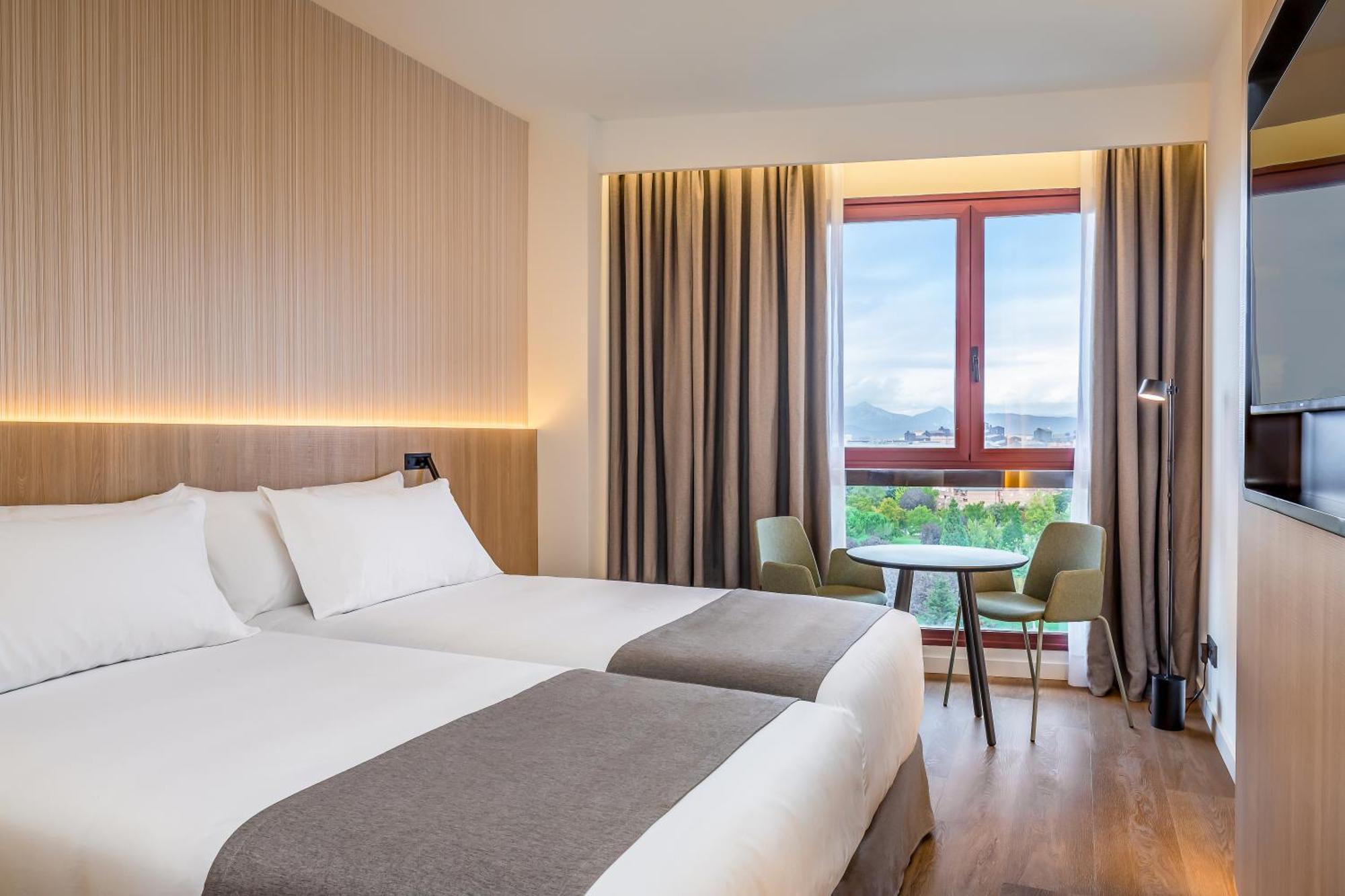 Occidental Pamplona Hotell Exteriör bild