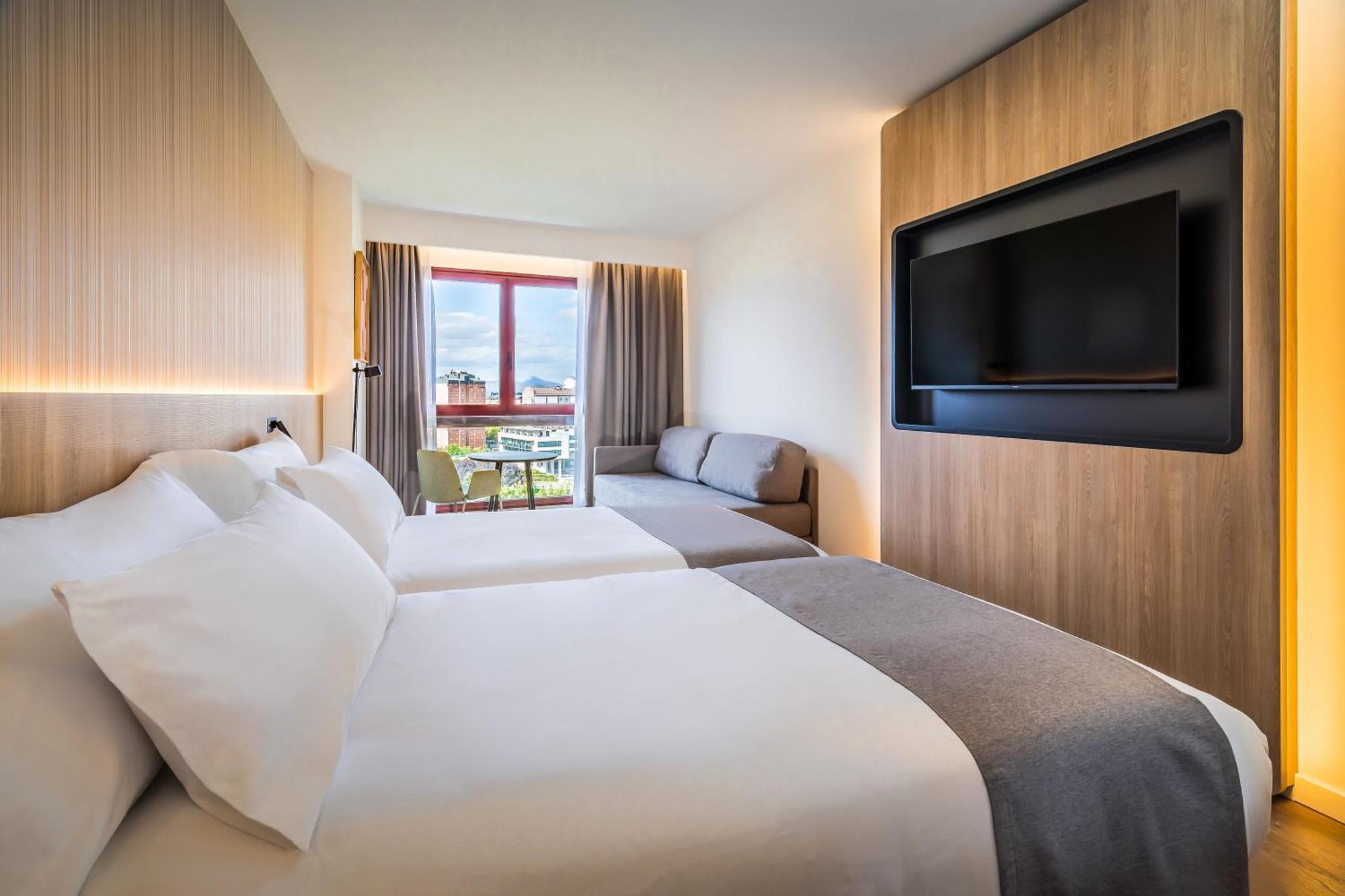 Occidental Pamplona Hotell Exteriör bild