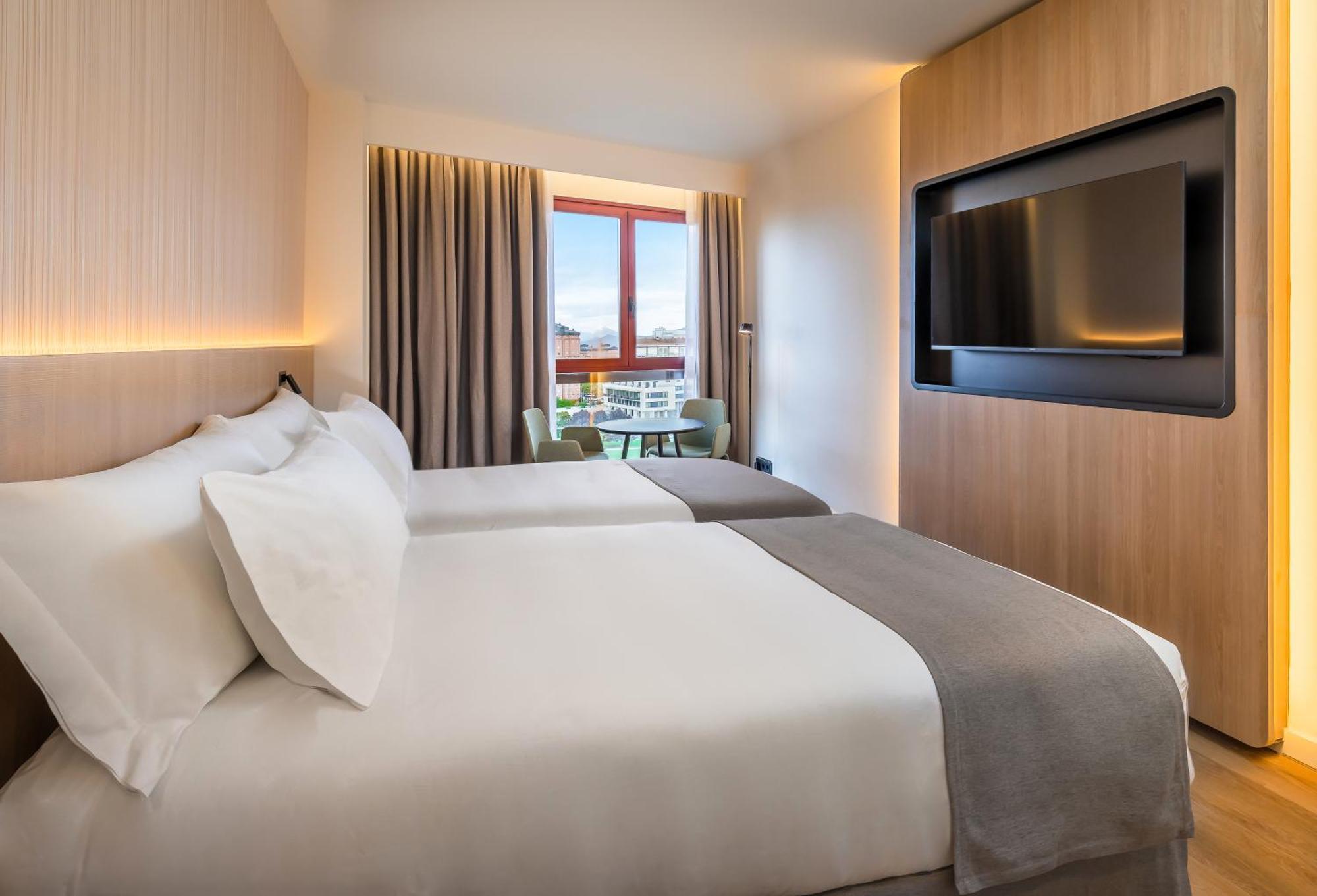 Occidental Pamplona Hotell Exteriör bild