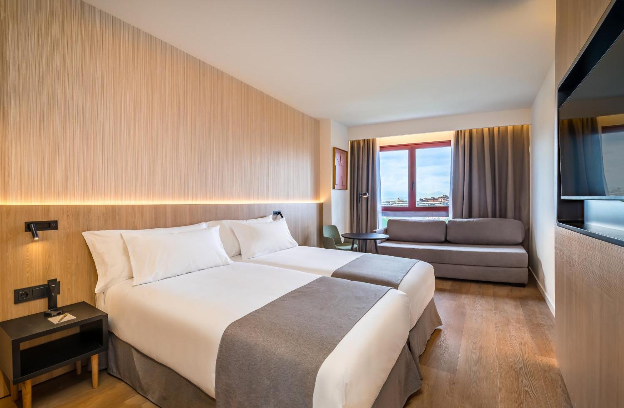 Occidental Pamplona Hotell Exteriör bild