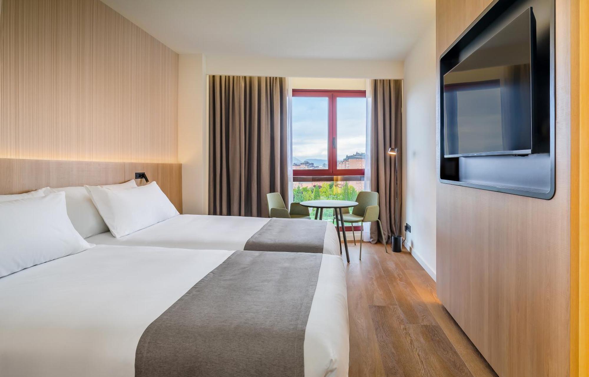Occidental Pamplona Hotell Exteriör bild
