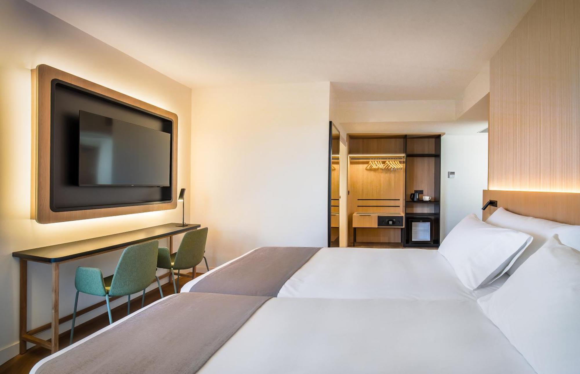Occidental Pamplona Hotell Exteriör bild