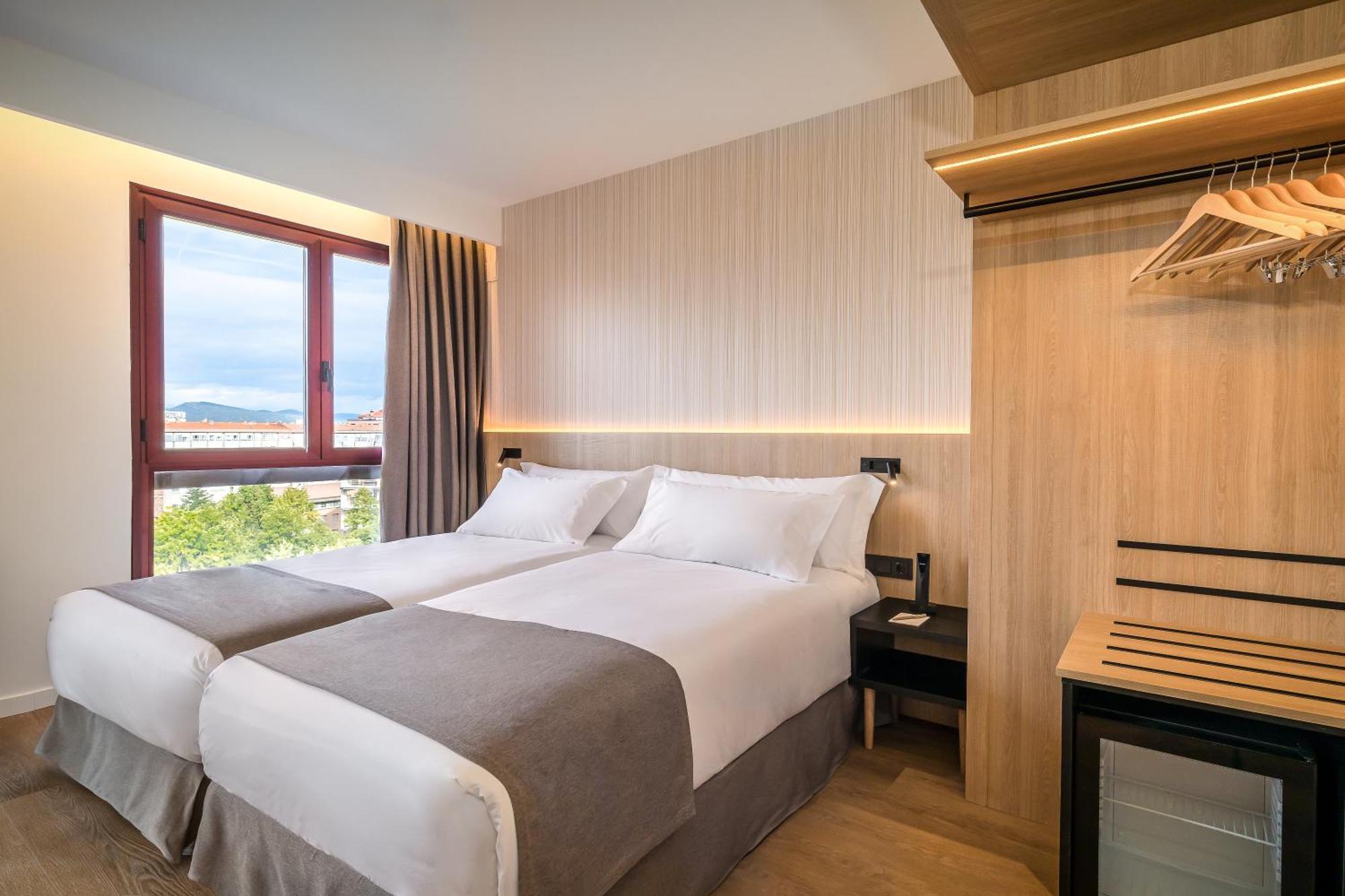 Occidental Pamplona Hotell Exteriör bild