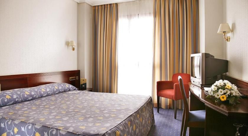 Occidental Pamplona Hotell Exteriör bild