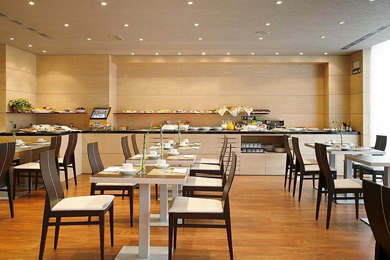 Occidental Pamplona Hotell Exteriör bild